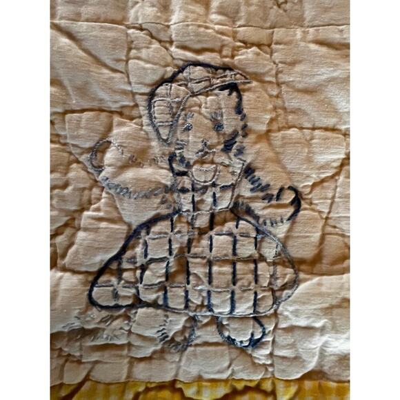 Beautiful Vintage Homemade quilt. Yellow w/ stars & Bears. Baby. Kids 52x40 - Picture 6 of 9